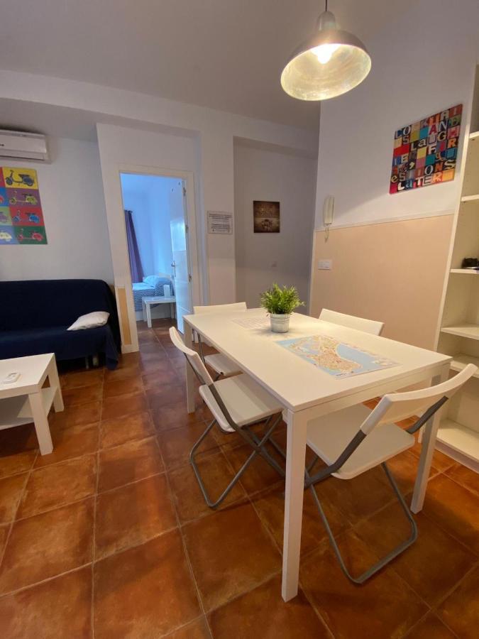 Apartamento Centro + wifi+ 2 camas de matrimonio +playa Cádiz Exterior foto