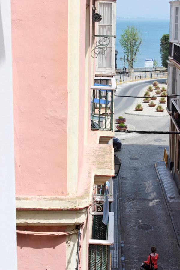 Apartamento Centro + wifi+ 2 camas de matrimonio +playa Cádiz Exterior foto